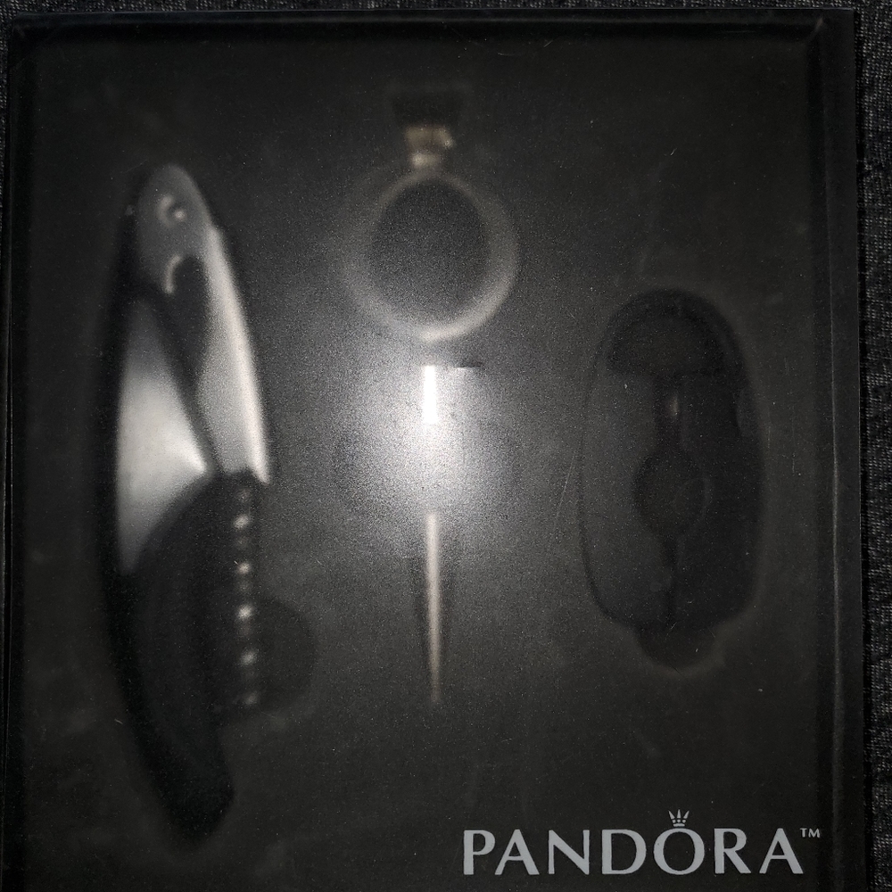 Pandora Wine Set